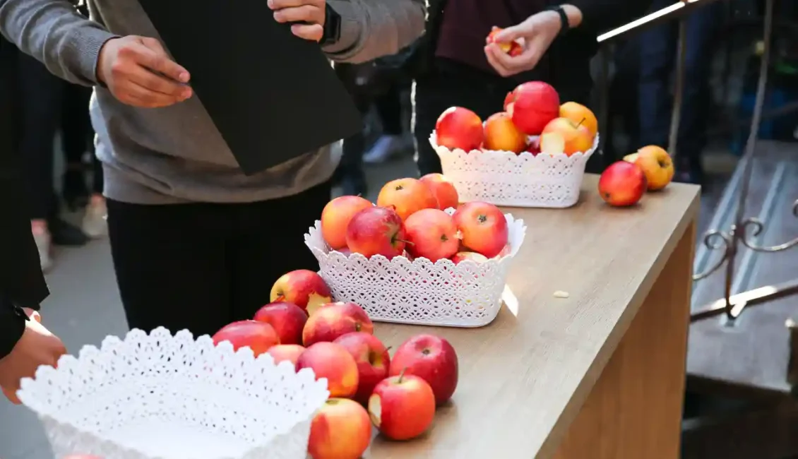 Bayview Leaside BIA Apple Fest